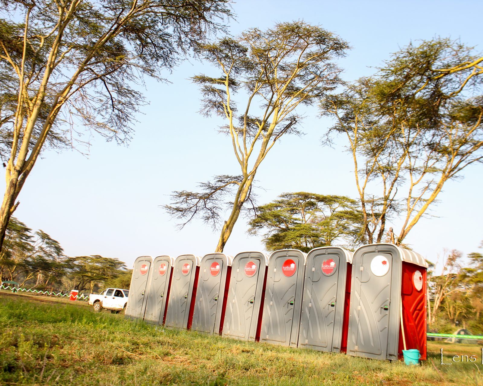 THE IMPORTANCE OF RENTING MOBILE TOILETS FOR YOUR OUTDOOR EVENT