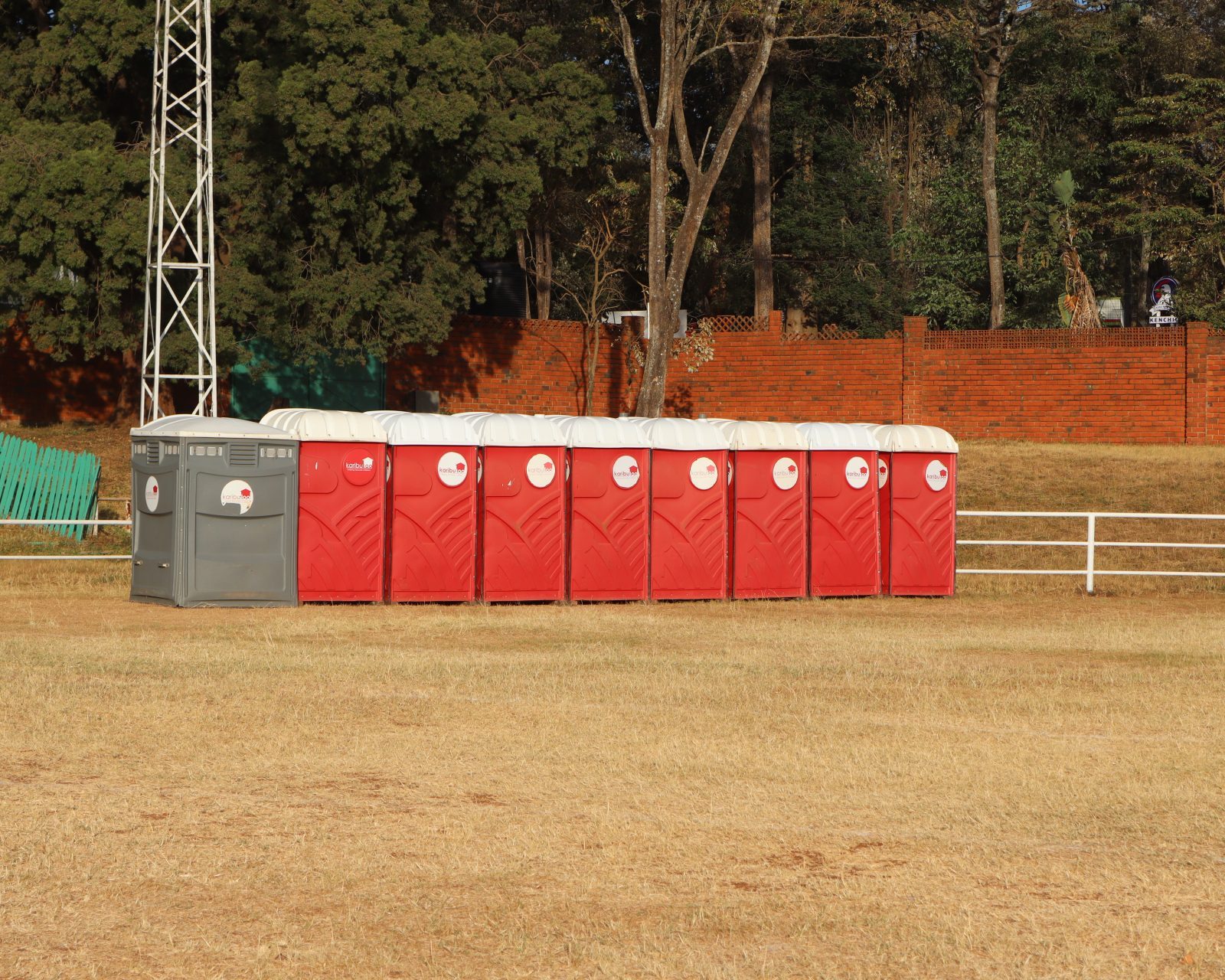 Karibu Loo: Improving Hygiene in Water-Scarce Regions